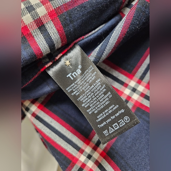 Aritzia Tna Plaid Button Up - Picture 5 of 5